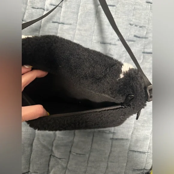 Nike Black and Cream Faux Fur Shoulder Bag - Picture 8 of 12